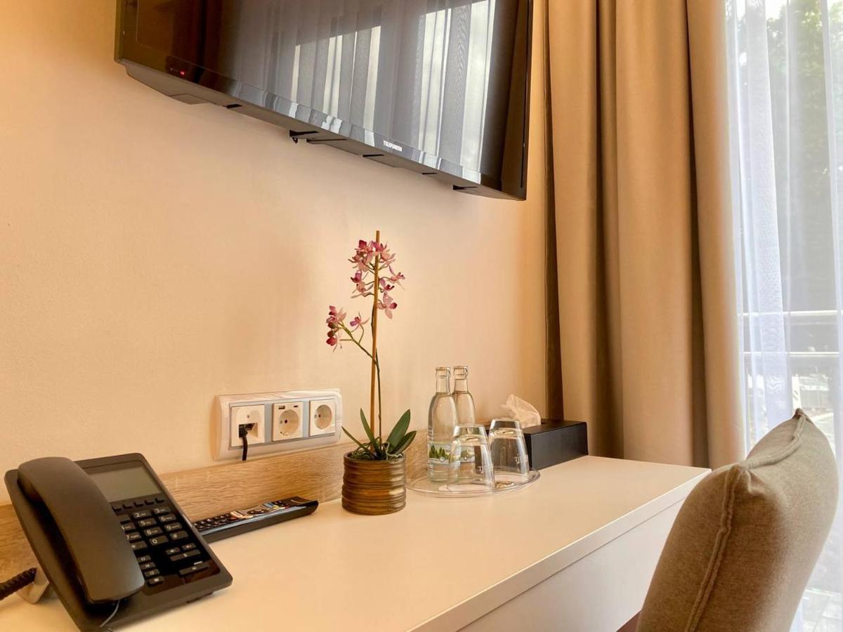 Hotel Am Waldkasino Эрфурт Экстерьер фото